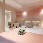 Luxury Grand Air-conditioned In The Heart Of Apartmán Paříž