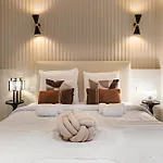 Luxury Grand Air-conditioned In The Heart Of *