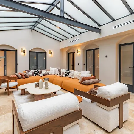 Luxury Grand Air-conditioned In The Heart Of Lejlighed