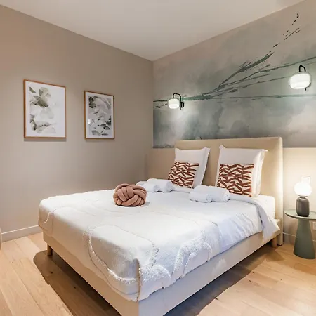 Luxury Grand Air-conditioned In The Heart Of *