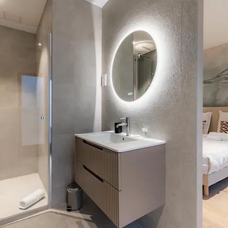 Luxury Grand Air-conditioned In The Heart Of Lejlighed